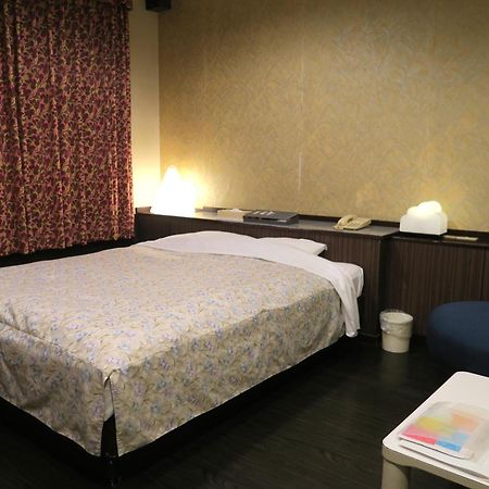 Hotel Carnival  Metabaru Buitenkant foto